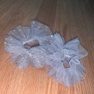 2 tule scrunchies